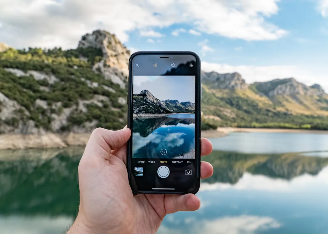 Câmeras Digitais Compactas vs Smartphones: Qual Captura Melhores Fotos