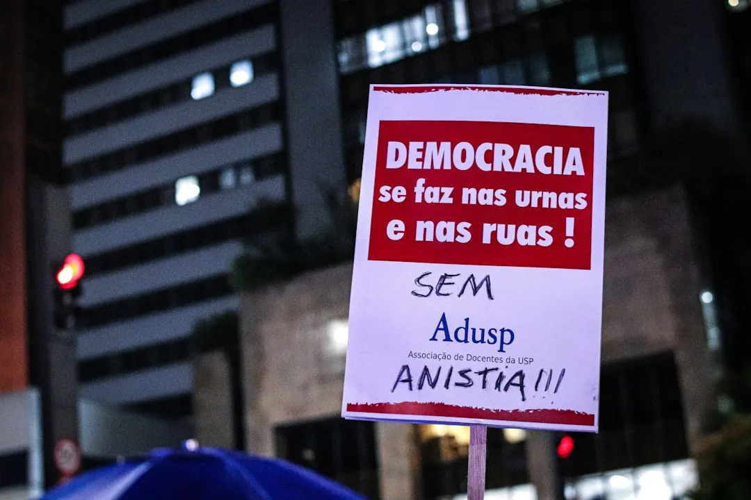 Desafios Éticos e Legais da IA no Brasil em 2025