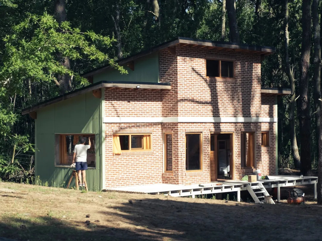 Essa IA Está Transformando Casas Simples em Ambientes de Luxo