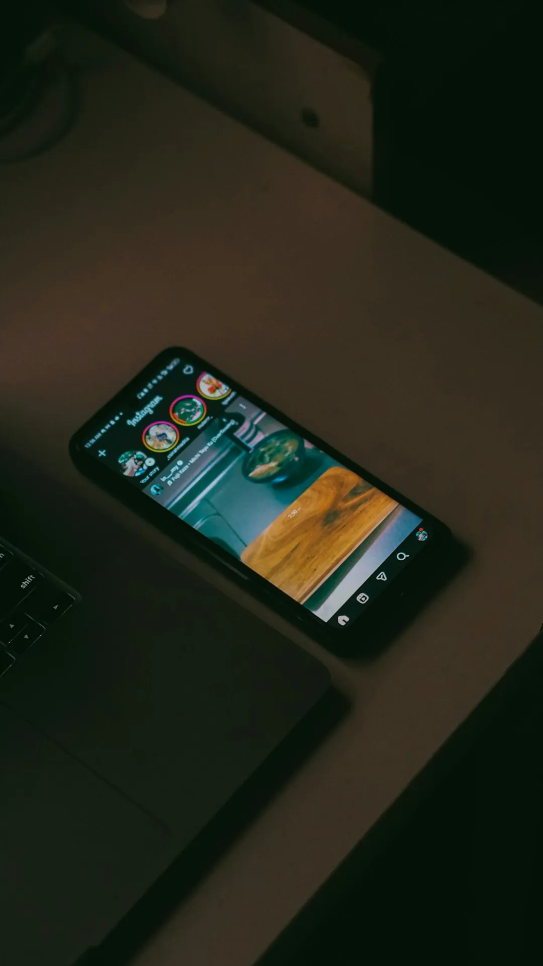 Hashtags que Explodem no Instagram Reels: Estratégia Completa para Crescimento