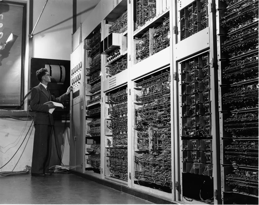 Histórico dos Primeiros Computadores Pessoais e Suas Limitações Absurdas